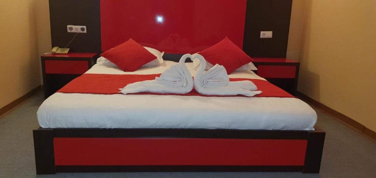 Meka Hotel Dragash ภายนอก รูปภาพ