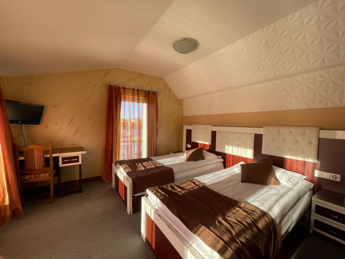 Meka Hotel Dragash ภายนอก รูปภาพ