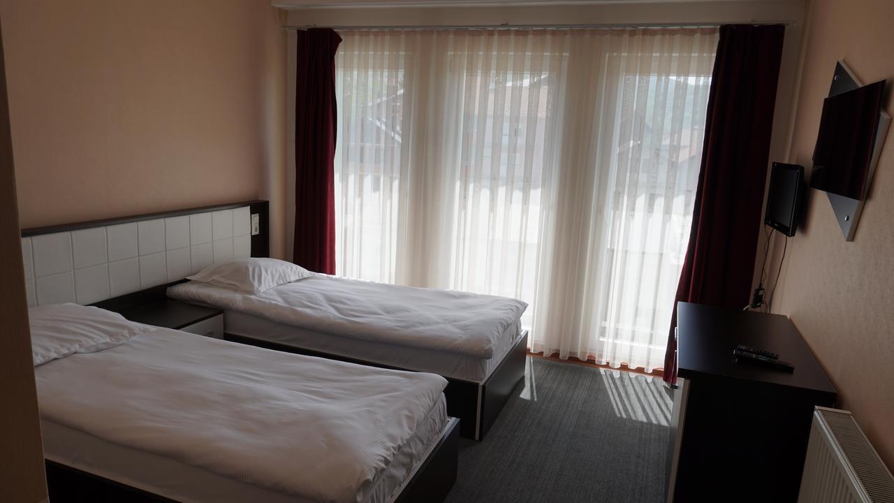 Meka Hotel Dragash ภายนอก รูปภาพ