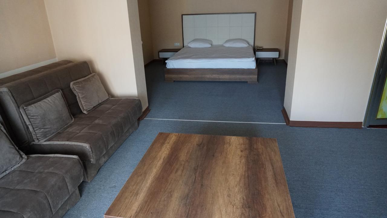 Meka Hotel Dragash ภายนอก รูปภาพ