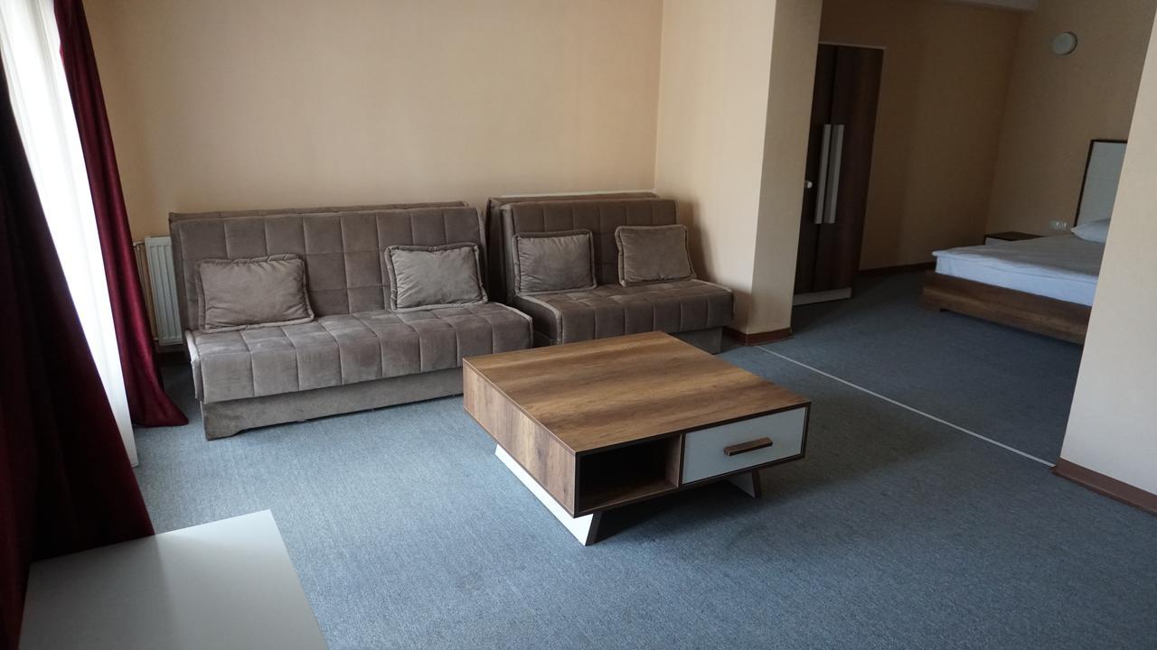 Meka Hotel Dragash ภายนอก รูปภาพ