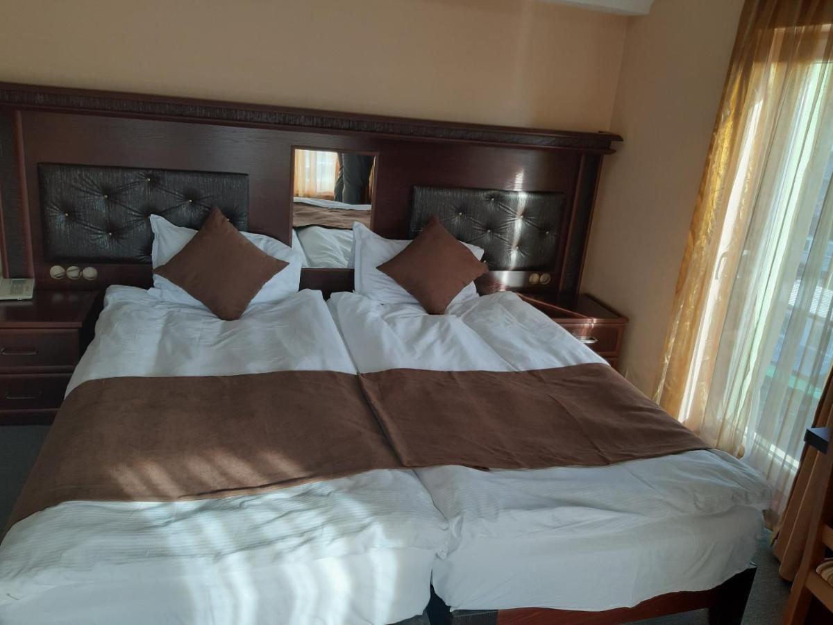 Meka Hotel Dragash ภายนอก รูปภาพ