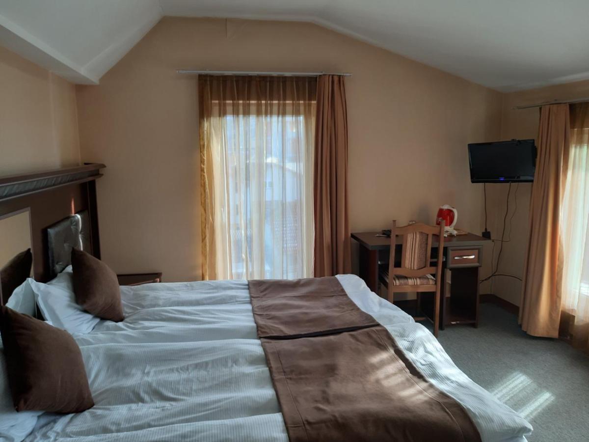 Meka Hotel Dragash ภายนอก รูปภาพ