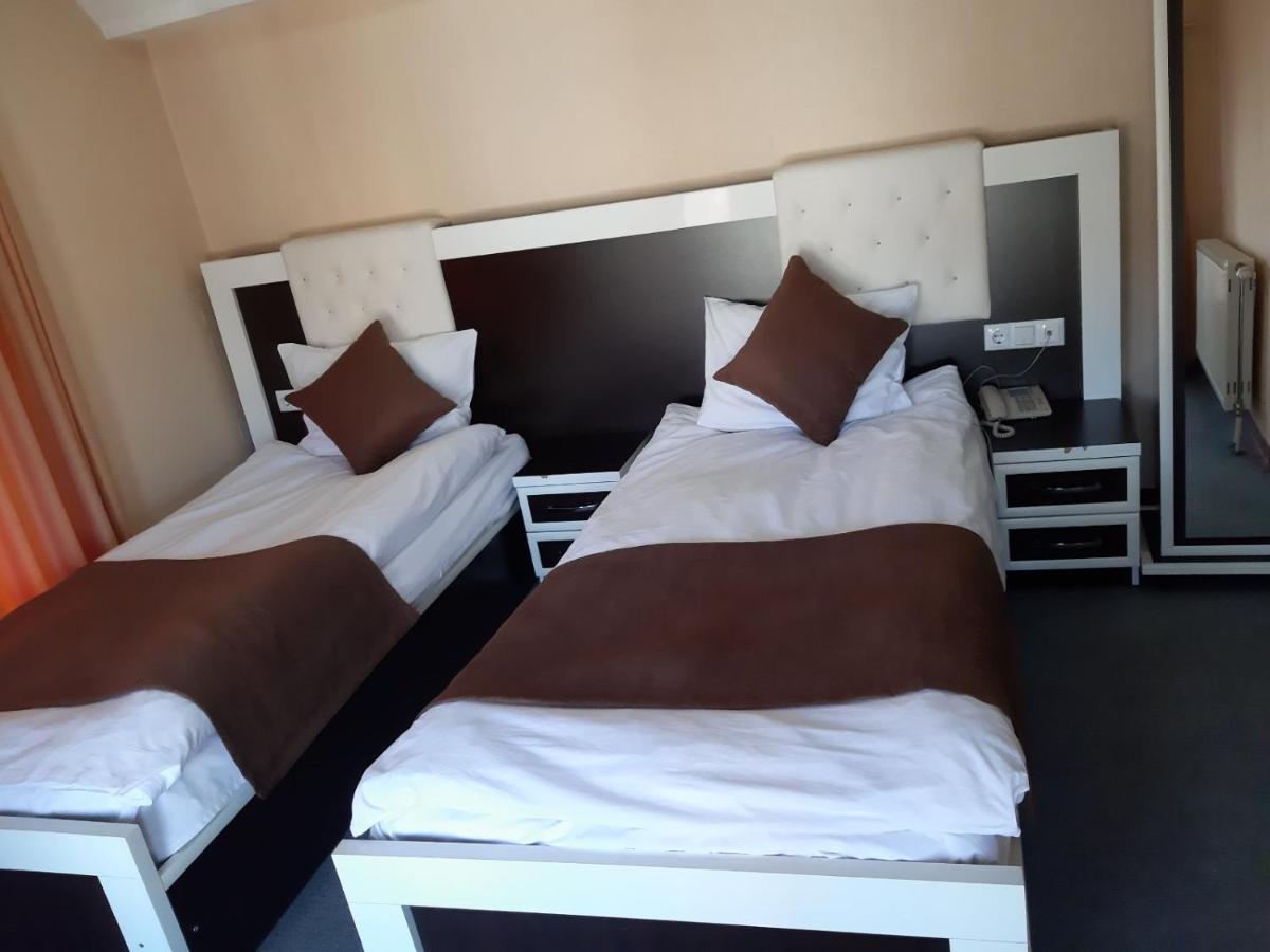 Meka Hotel Dragash ภายนอก รูปภาพ
